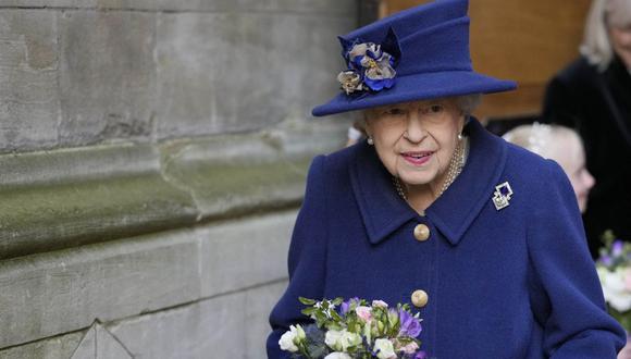 Isabel II se convirtió en reina a los 17 años tras la muerte de Jorge VI. Ahora el heredero de la corona será Carlos de Gales. (Foto: Frank Augstein / AFP)