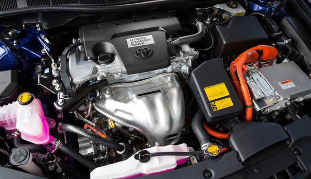 FOTO 20 | "Toyota ha coreografiado la interacción entre el nuevo motor de gasolina de 4 cilindros y el motor eléctrico de 2.5 litros del Camry en un ballet elegante, sin costuras y de alta tecnología", escribió la publicación. "Y gracias al impulso tipo turbo de electricidad, el auto nunca parece quedarse corto de potencia". (Foto:Toyota)
