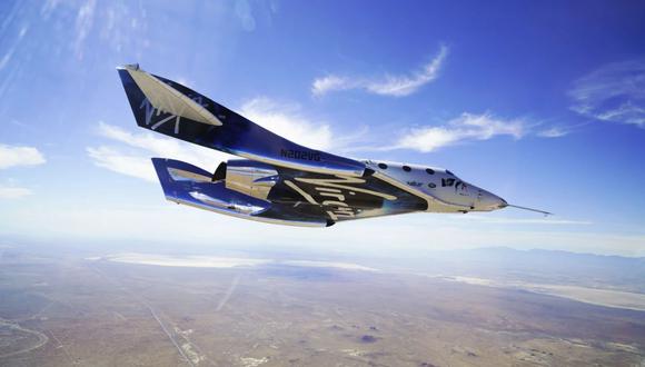 Fue el séptimo viaje al espacio de Virgin Galactic desde 2018, pero el primero con un pasajero que adquirió un boleto. Branson, fundador de la compañía, subió a bordo para el primer viaje con tripulación completa en 2021.|Foto: AP