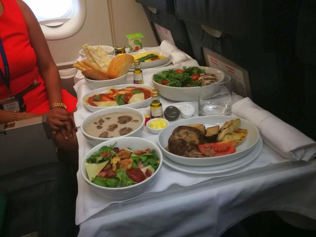 Foto 5 | El servicio a bordo que se servirá durante los 3 trayectos desde Perú, fueron diseñados con productos propios de la región que se sirven habitualmente en vuelos mayores a 7 horas.