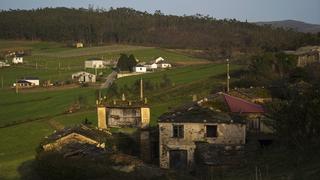Compre una aldea fantasma en España por US$ 96,000