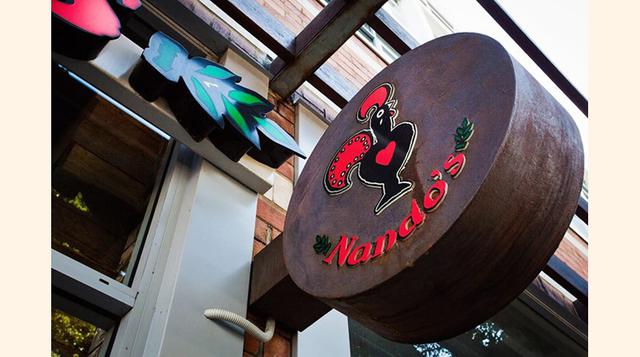 “Voy porque sirven un producto sabroso. Es simple, pero uno puede armar su propia comida. Y a todos les gusta el pollo”, dijo Tom Sellers sobre Nando’s.