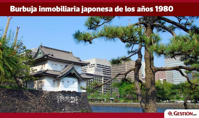FOTO 4 | Burbuja inmobiliaria japonesa de los años 1980:


Todo este dinero en circulación, combinado a la facilidad de crédito, estimuló la especulación y provocó una burbuja inmobiliaria, un periodo en el que, según se decía, el palacio imperial de Tokio valía más que toda California.

Las políticas del gobierno para luchar contra la burbuja contribuyeron al contrario a hacerla estallar, hundiendo del golpe la bolsa y los precios de los bienes inmobiliarios.

El resultado fue la llamada "década perdida" japonesa, un periodo de estancamiento económico y deflación cuyos efectos todavía se sienten hoy.