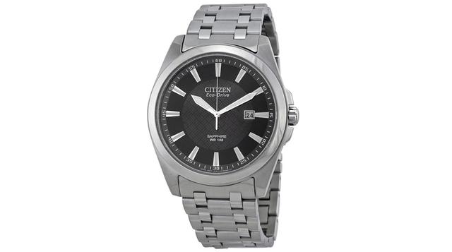 Citizen. Es probable que si alguna vez ha visto golf en la televisión, ya esté familiarizado con el Citizen Eco-Drive, que es una opción de buena calidad para cualquiera que busque una marca de renombre a un precio razonable. El sutil patrón en la esfera 