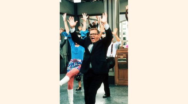 The Drew Carey Show,  Esta serie, en antena entre 1995 y 2004, contaba el día a día del ayudante del responsable de personal de una enorme tienda de Cleveland, interpretado por el cómico Drew Carey, que llegó a llevarse 750.000 dólares por cada episodio.(