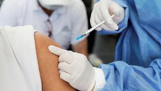 Variante delta del COVID aprovecha bajas tasas de vacunación y prisa por levantar restricciones