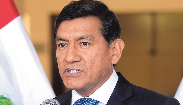 FOTO 4 | Carlos Morán (Ministro del Interior). Su aprobación cayó de 31% a 24% en solo 30 días. El titular del Interior pasó de tener una desaprobación de 44% a 45%. El más alto rechazo a su tarea está en el segmento D, con 49.7%, y en el C, con 47.7%, así como en el norte del país, una de las zonas más violentas, con 52.5%.