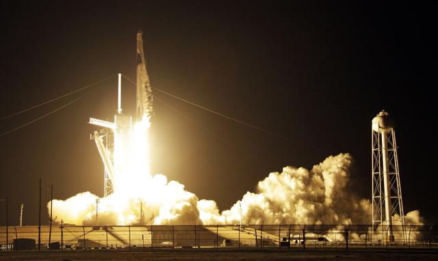 La cápsula espacial no tripulada de SpaceX fue lanzada desde Cabo Cañaveral, en Estados Unidos. (Foto: AP)