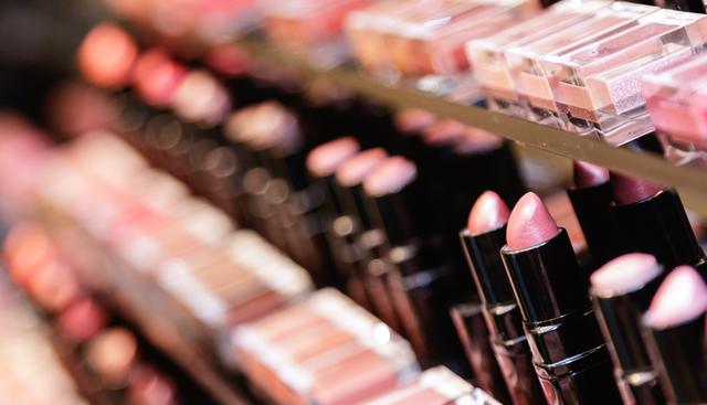 FOTO 7 | 7. Según un último reporte de Euromonitor International, el movimiento en ventas del sector belleza es de S/ 4,902.6 millones, en donde tres empresas tienen la mayor participación.  Tal es el caso de Unique, que cuenta con el 18.2% del mercado. Belcorp mantiene el 11.2% del mercado. En tercer lugar se ubica la brasileña Natura, con 9.4% de participación. (Foto: Getty)