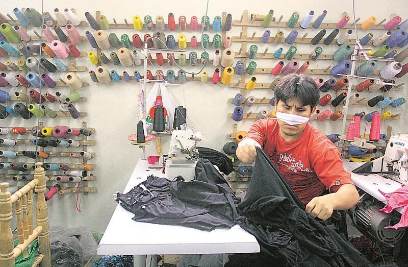 El primer paso del Gobierno para reconvertir negocios informales: Bajó costo para crear empresa