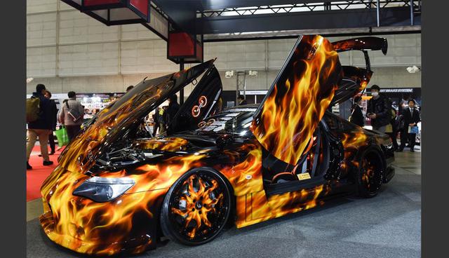 FOTO 4 | Toyota Raven Supra. El Raven Supra, basado en el modelo JZA80 del emblemático automóvil deportivo de Toyota, se renueva con un trabajo de pintura en llamas. Fotógrafo: Noriko Hayashi / Bloomberg