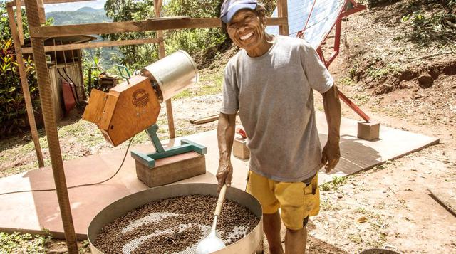 FOTO 4 | La misión de Café Compadre es revalorar la pequeña agricultura rural, empoderando a los pequeños agricultores usando energía renovable.