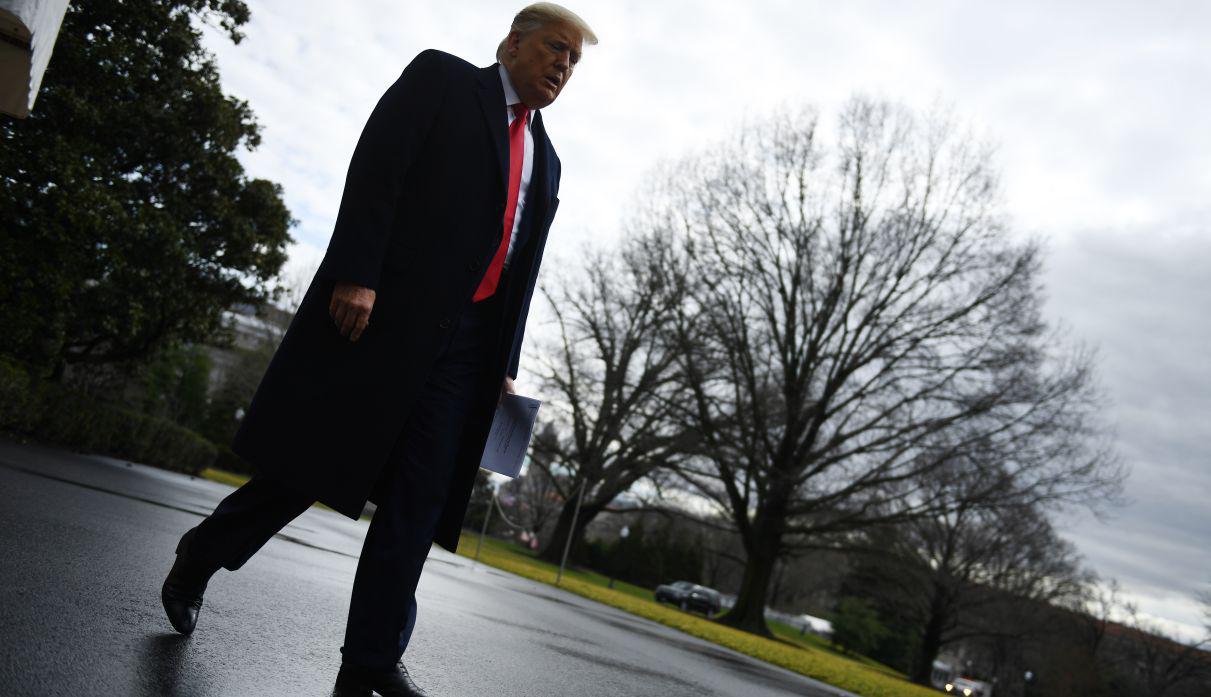 Trump hizo aseveraciones ridículas de fraude después de su victoria del 2016. Esta semana, Trump aseguró falsamente en New Hampshire que perdió el estado en el 2016 debido al fraude. Con seguridad gritará “fraude” si pierde en noviembre. ¿Y luego? (AFP).