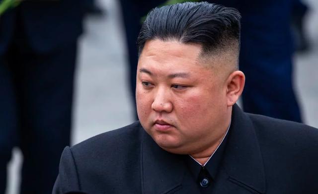 FOTO 7 | 7. El líder supremo de Corea del Norte: Kim Jong-Un
Patrimonio neto: $5 mil millones (€4,5 mil millones). Kim Jong-Un se convirtió en el líder supremo de Corea del Norte después de la muerte de su padre Kim Jong-il en 2011.

Pasó sus primeros años en la escuela en Berna, Suiza. Kim es conocido por ser uno de los dictadores más poderosos del mundo. (Foto: Alexander Khitrov / Shutterstock.com)