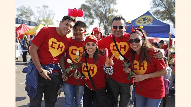 Muchos de sus fans vistieron la tradicional camiseta roja del Chapulín Colorado. (Foto: Reuters)