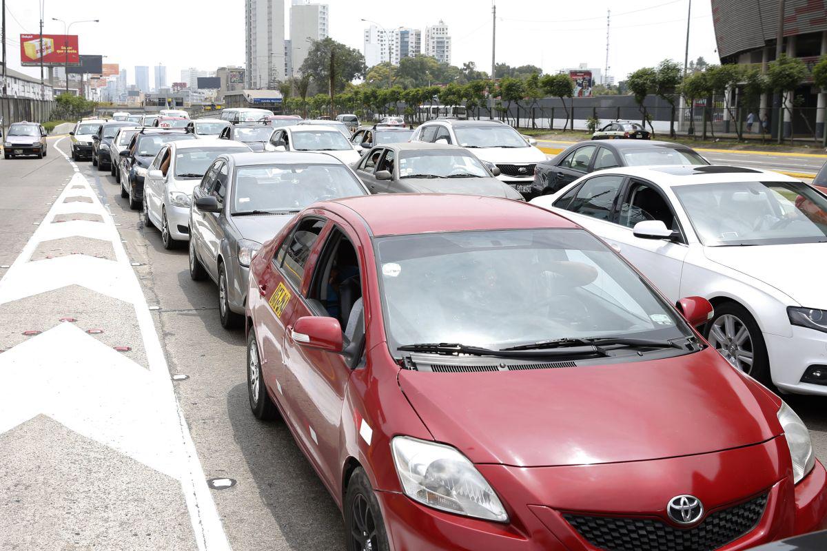 La medida del MTC busca renovar el parque automotor. (GEC)