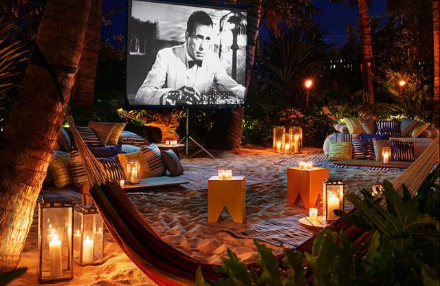 The Miami Beach Edition Hotel (Estados Unidos) Ubicado en las playas de Miami. Se destaca por tener una sala de cine, en donde los huéspedes pueden disfrutar diferentes películas mientras están rodeados por las estrellas de la noche.(Editionhotels.com)