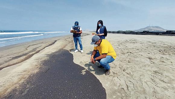 Situación. Autoridades llegaron a playa Chacra y Mar, a fin de verificar daños. (Foto: GEC)