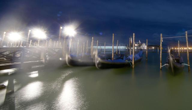 Venecia recupera este sábado poco a poco la normalidad después de las graves inundaciones de los últimos días. (Foto: AFP)