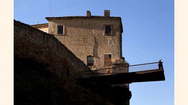 MIRADOR DE LA PLAZA MAYOR DE ALMAZÁN (SORIA). Es solo la punta del proyecto de remodelación de la plaza Mayor de Almazán, que se recuperó en 2008 esta típica explanada castellana para los peatones. Junto con otro mirador y un paseo de ronda, conecta el ca