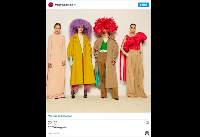 Foto 4 | 4. Valentino. Entre $500 y $5.000 (€405 y €4.070) es lo que necesitarías para comprar una prenda de esta maison italiana que nació en 1960. Siempre ha sido reconocida por tener prendas clásicas, elegantes y con estilo sofisticado, además de bolsos con personalidad.
Uno de sus vestidos puede costar entre 2 y 4 mil dólares, mientras que sus camisas y faldas no pasan los 3 mil dólares, además sus bolsos y sus zapatos valen entre 500 y 3 mil dólares; y aunque parece ser una marca menos costosa, en comparación con las demás, tiene piezas muy extravagantes como chaquetas que sobrepasan los 10 mil dólares.