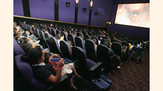 Perú está entre los países donde es más barata una entrada al cine. Según el estudio se vende a un promedio de US$ 4, el quinto precio más barato en la región. Un peruano solo debe utilizar un 0.06% de su ingreso per cápita, calculado en US$ 6,300.