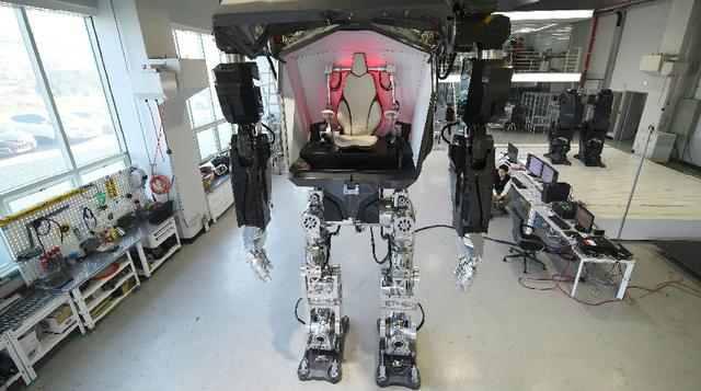 Alrededor de 200 millones de dólares han sido invertidos en el proyecto que inició desde 2014, a lo que sólo parecía posible en películas y caricaturas. El robot estará listo para la venta a finales de 2017 a un precio de alrededor de 8.3 millones de dóla