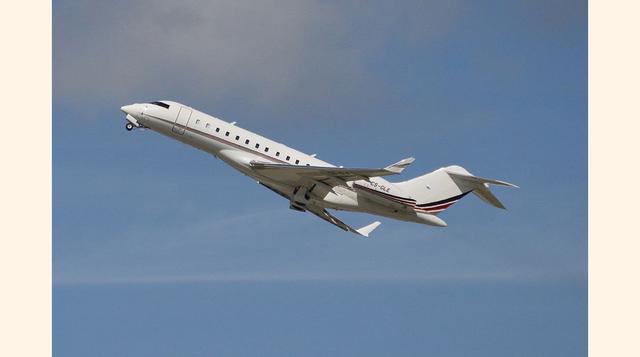 FOTO 4 | Bombardier Global 6000, Es un poco más rápido que el G550 (1.098 km/h)  y es $10 millones más barato con un precio de $45 millones.