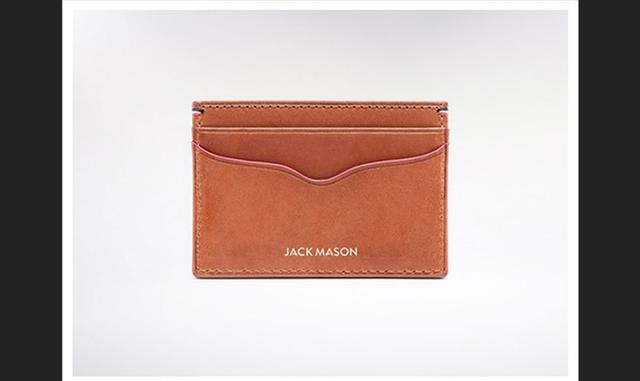 19.	Leather Card Case: Esta pequeña billetera es bastante útil y además está armada de materiales finos y elegantes.