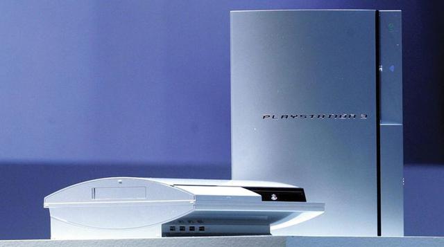 PlayStation 3. La PS3 se puso a la venta el 11 de septiembre de 2006. Es la primera consola PlayStation que ofrece gráficos en alta definición, 720p y 1080p. También es la primera en incorporar un lector Blu-ray, que al contrario que la PS2 con el DVD, no