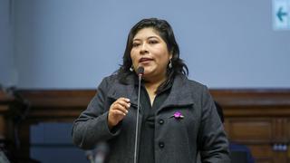 Betssy Chávez se integra a la bancada Perú Democrático, donde está Bermejo y Valer