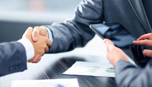 FOTO 5 | “Alguien fuerte, que tuvo poder toda su vida, pierde el respeto por el poder, pero alguien frágil conoce el valor de la fuerza, compasión”- Dr. Abraham Erskine enCapitán América: el primer vengador. (Foto: iStock)