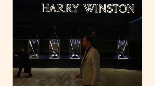 Harry Winston El primer lugar del ranking se lo lleva esta marca americana. Probablemente famosa por hacerse con el Hope Diamond, uno de los diamantes más grandes encontrados de color azul oscuro. (Foto: Bloomberg)