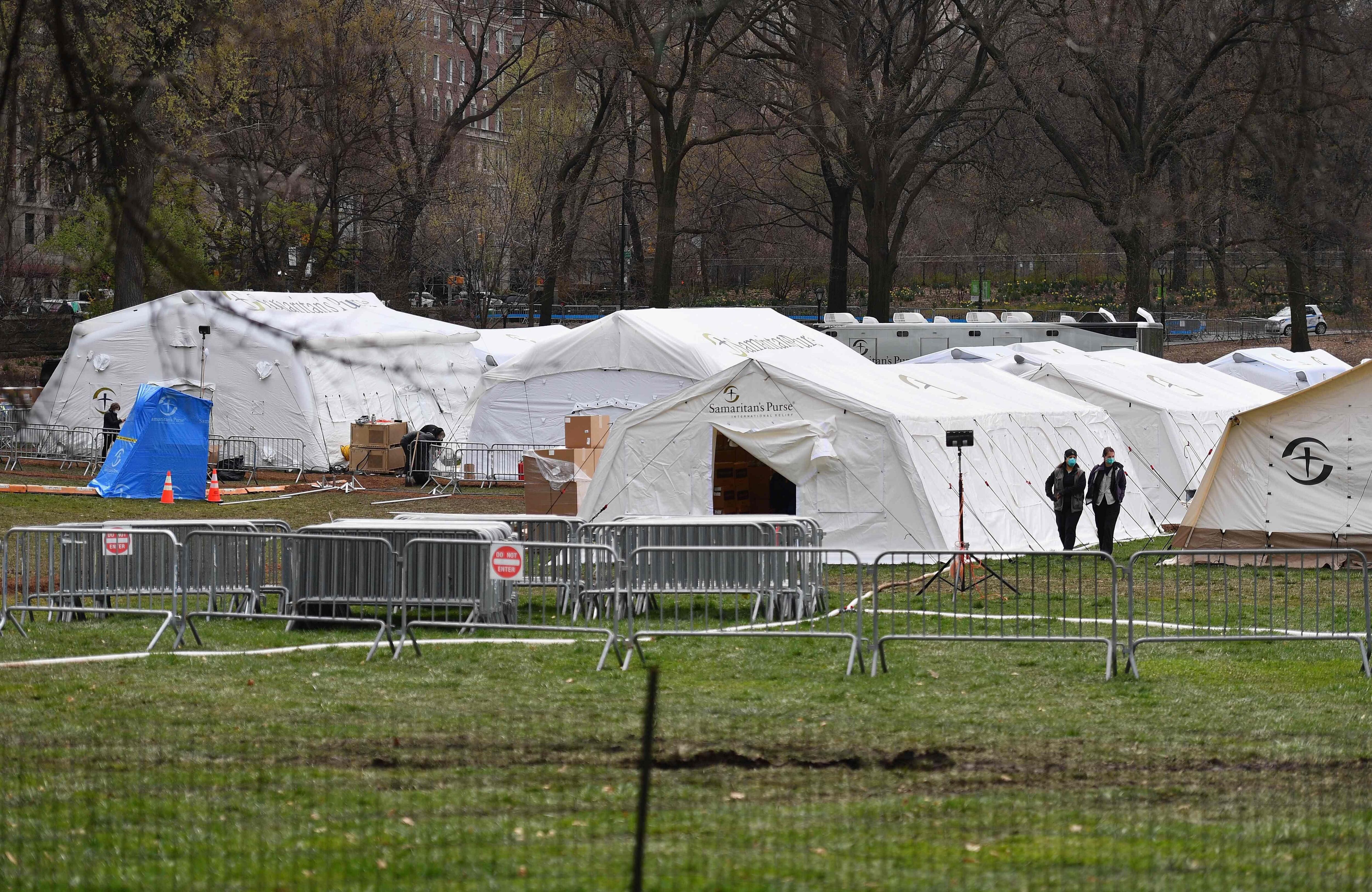La organización Samaritans Purse estableció un hospital para pacientes de coronavirus en el Central Park en Nueva York (Estados Unidos). (Foto: AFP)