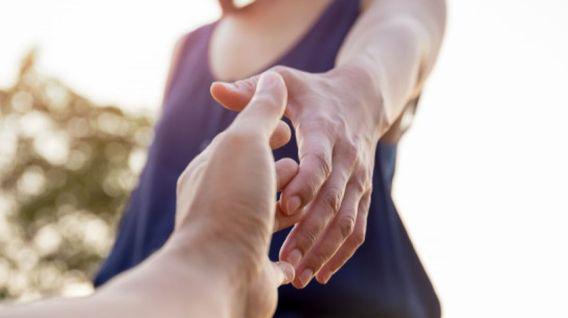 El estereotipo de que las mujeres no se dan la mano para salir adelante ha sido descartado, según un estudio publicado en Harvard Businness Review. (Foto: Freepik)