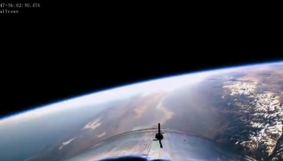 Este es el momento en que la SpaceShipTwo se desacopla del jet y se dirige hacia el espacio. (Foto y video: Virgin Galáctica)