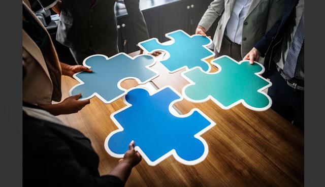 FOTO 3 | 3. ¿Cuándo tengo un core competence?
Un core competence es una habilidad esencial de la empresa, donde encontramos que:

Se trata de una actividad, o la integración de un conjunto de actividades (no un producto) que le permite el ingreso a diferentes mercados. Esto puede ser tanto el dominio de un proceso de producción, como una muy buena interacción con mis clientes que me permita definir el producto en función de sus necesidades, un formato único de canales de distribución, etc.

Esta habilidad es apreciada, o requerida por los consumidores, y, en consecuencia, están dispuestos a pagar más por ella. (Foto: Freepik)