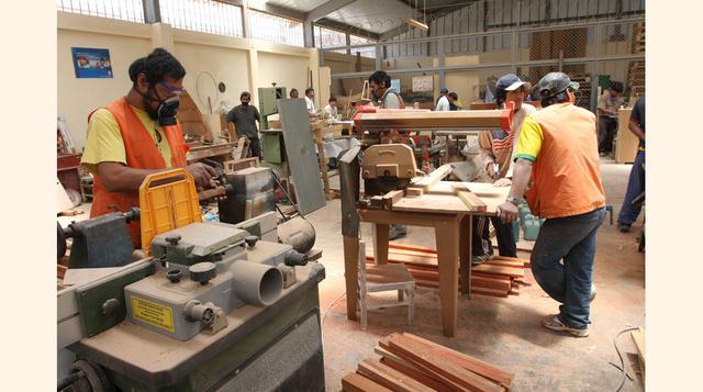 La buena noticia es que actualmente el 65% de la población latinoamericana está en edad de trabajar, hecho que supone una ventaja demográfica al ofrecer las herramientas para un aumento de la productividad. Este porcentaje, afirman los expertos, seguirá s