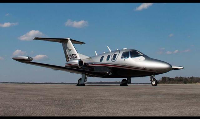 FOTO 9 | 7. Eclipse 550. Precio: US$ 3 millones. Con una velocidad máxima de 375 nudos y un alcance de 1.125 millas náuticas, el Eclipse 550 dice ser el avión bimotor más eficiente de su clase. Posee seis asientos para pasajeros.
