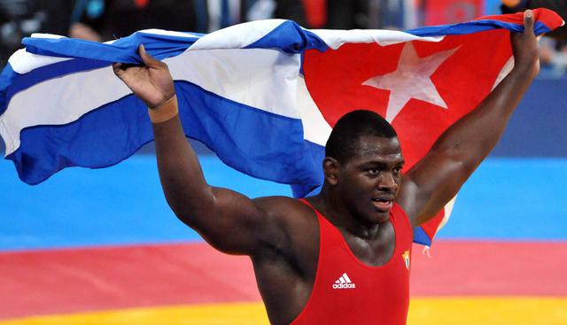 Foto 4 | "Confíen en mi medalla de oro en estos Panamericanos" de Lima-2019, declaró a medios cubanos López, de 36 años, tricampeón olímpico y pentacampeón mundial en lucha grecorromana. Mide 1,96 metros.