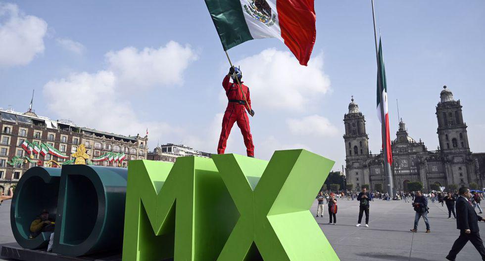 Los economistas están divididos sobre si los aumentos en el salario mínimo perjudican la creación de empleos.