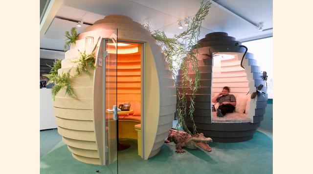 La oficina de Google en Zúrich, Suiza, diseñada por la firma de arquitectura Camenzind Evolution, tiene cápsulas en forma de huevo que sirven como salas de reuniones. (Foto: Peter Würmli)