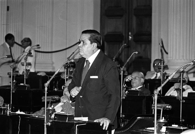 Enrique Chirinos Soto fue elegido diputado en 1980 y posteriormente, en 1985, senador de la República. (Foto: Archivo El Comercio)