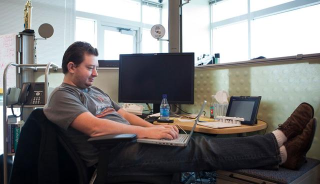 FOTO 13 | Gerente de estrategia de ventas. Salario: US$ 173,077. Dado que el negocio publicitario de Google sigue siendo la piedra angular de su negocio, es importante contar con expertos a cargo de descubrir las mejores formas de vender a los clientes. Ahí es donde entra un gerente de estrategia de ventas. (Foto: AP)