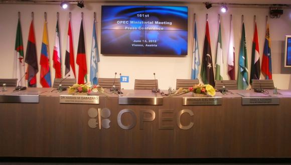 Algunos miembros del grupo de la OPEP+, principalmente Rusia, están ansiosos por cumplir con el acuerdo al que llegaron en abril y comenzar a reabrir los grifos a principios de julio.