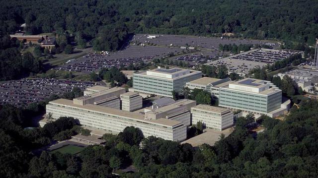 FOTO 7 | Hoy lunes, la Agencia celebrará su septuagésimo aniversario por todo lo alto en su cuartel general, un inexpugnable recinto con diseño de campus universitario enclavado en mitad de un espeso bosque en Langley (Virginia), a las afueras de Washingt