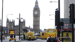 Reino Unido: policía acuchillado y agresor abatido ante Parlamento británico