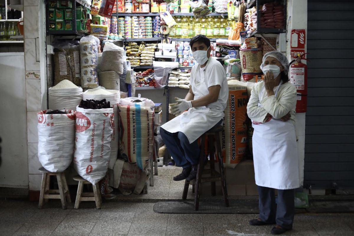 Coronavirus | Tiendas vacías, esperando alguna persona para la compra. (Foto: Joel Alonzo/GEC)