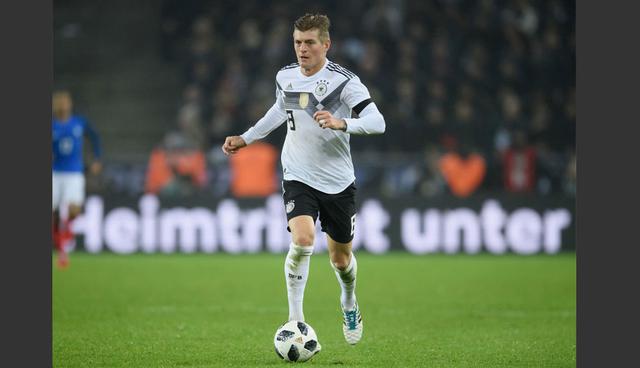 FOTO 7 | Por el contrario, si el centrodelantero es un crack, en tierra germana lo tildan de "Stehgeiger" (un violinista de café). (Foto: deportes.televisa)