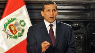 Peruanos jalan a Ollanta Humala con nota de 09 en manejo económico